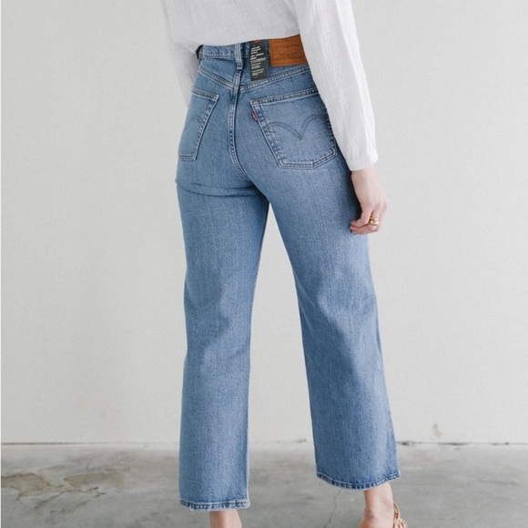 Levi’s Ribcage Straight Ankle in Haters Gonna Hate Wash - Picture 4 of 15